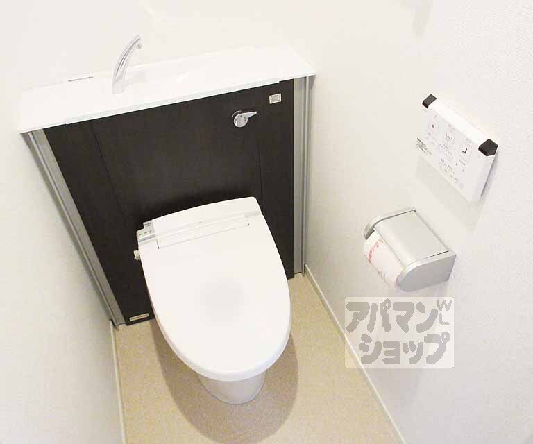 トイレ　ウォシュレット付きのお洒落なトイレです