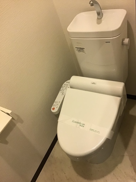 南海高野線 大阪狭山市駅 徒歩6分 3階建 築14年のトイレ写真
