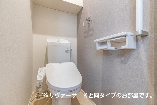 トイレ　トイレは温水洗浄便座付　　写真はイメージです。