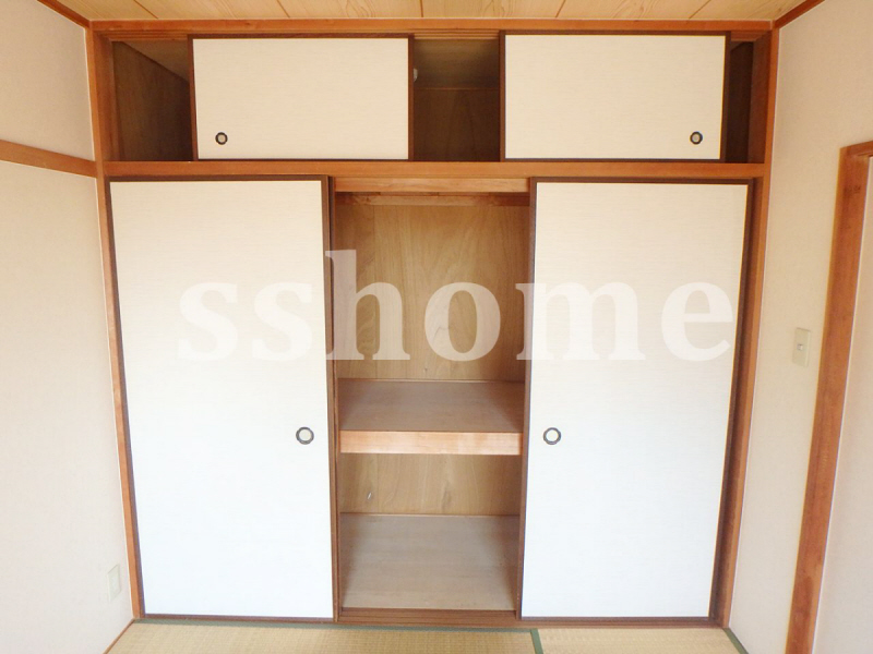 収納　奥行のある押入タイプ