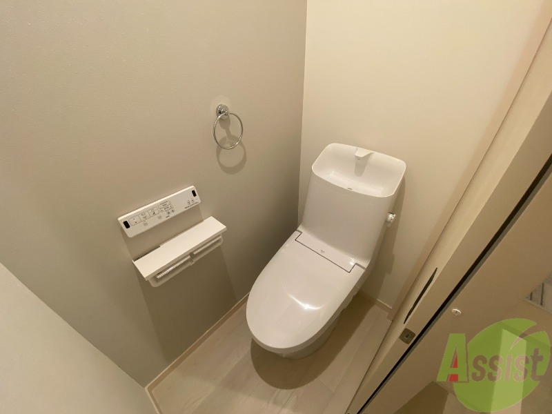 トイレ　トイレは温水洗浄便座付きで、毎日快適に使えますね