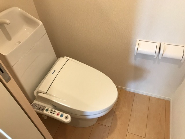 トイレ　図面と現状に相違がある場合には現状を優先