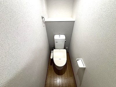 トイレ　温水洗浄便座