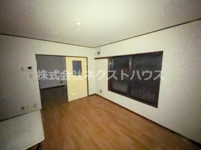 居室・リビング　別部屋参考写真です