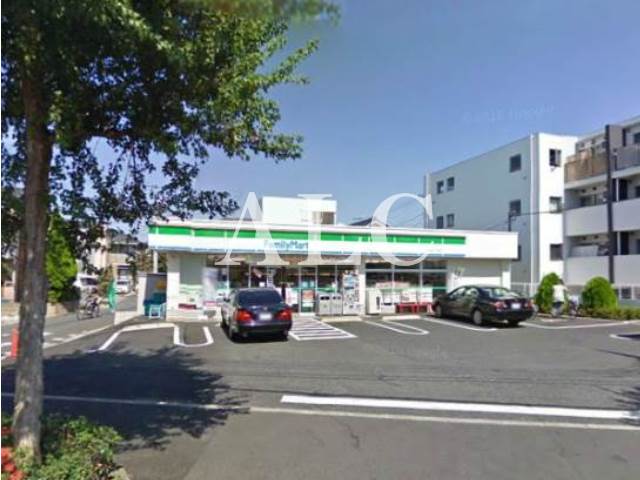 コンビニ　ファミリーマート春日町一丁目店（コンビニ）まで839m