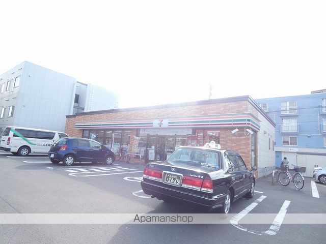 コンビニ　セブンイレブン（コンビニ）まで364m