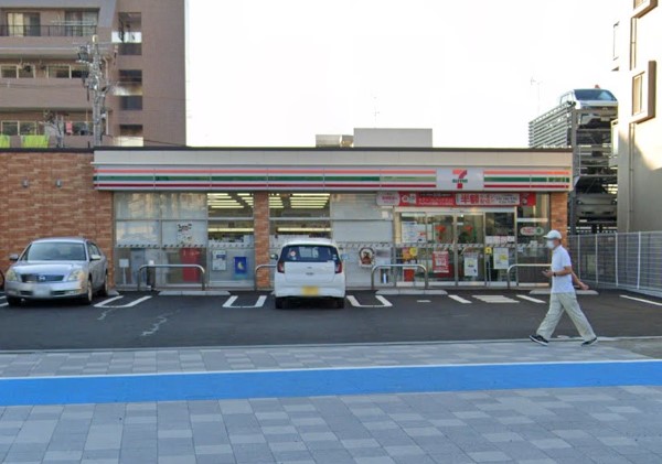 コンビニ　セブンイレブン（コンビニ）まで85m