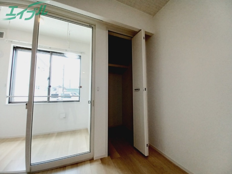 収納　同型参考写真