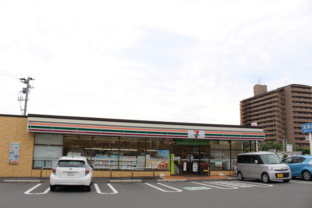 コンビニ　セブン-イレブン別府新港店（コンビニ）まで150m