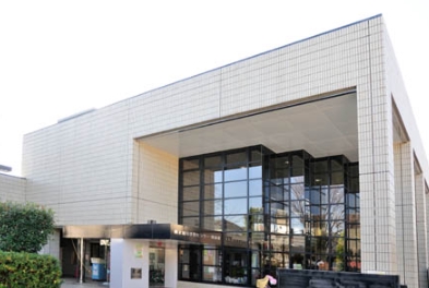 図書館　足立区 興本図書館（図書館）まで510m