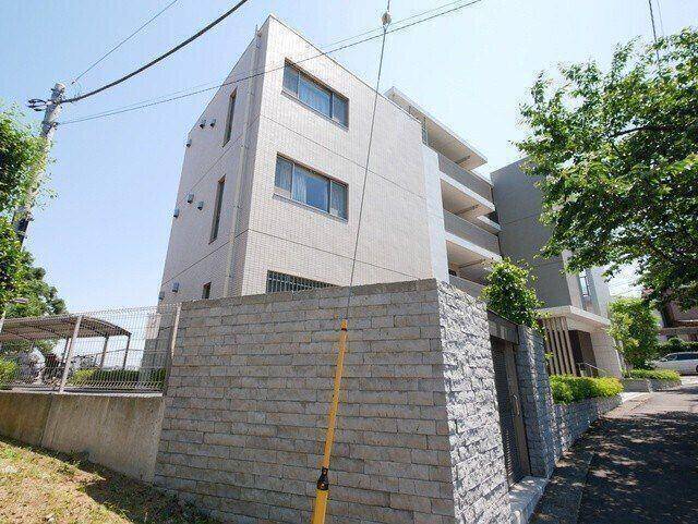 建物外観　外観タイル張りです