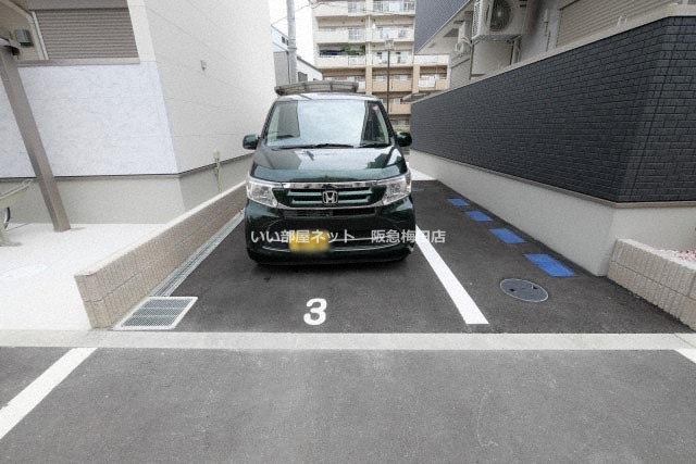 駐車場　【お部屋さがしはラックハウジングにお問合せ下さいませ♪】
