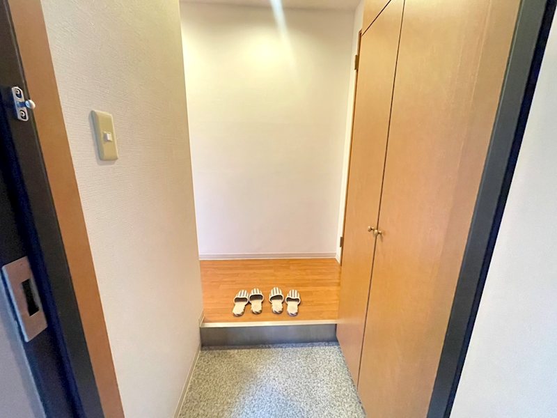 玄関　別号室・参考写真（実際のお部屋とは異なります）