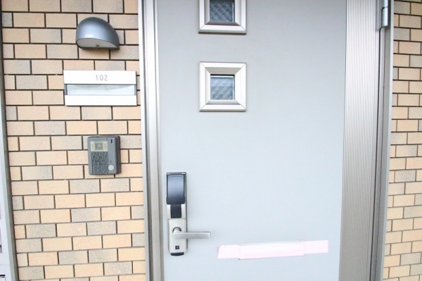 玄関　※同物件別号室写真となります。