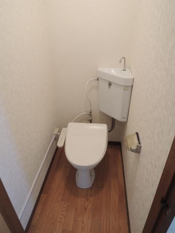 トイレ　温水洗浄便座完備【カツザワコーポA】