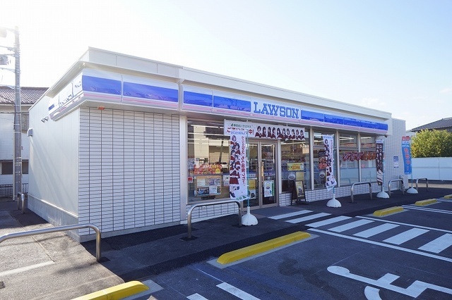コンビニ　ローソン（コンビニ）まで700m