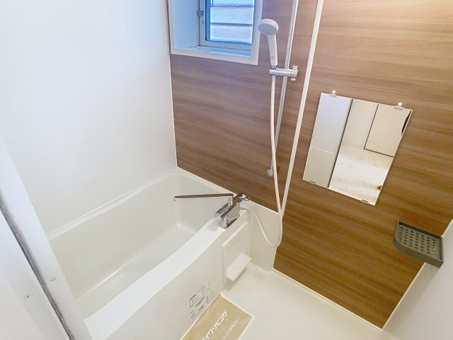 バス・シャワールーム　掲載写真は同型モデルを掲載しており実際のお部屋と仕様等が異な