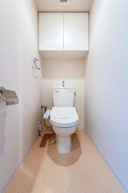 トイレ　※写真は同タイプ住戸です。