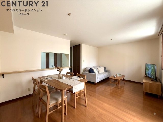 居室・リビング　画像中の家具はAI加工により配置加工しているため付属しません