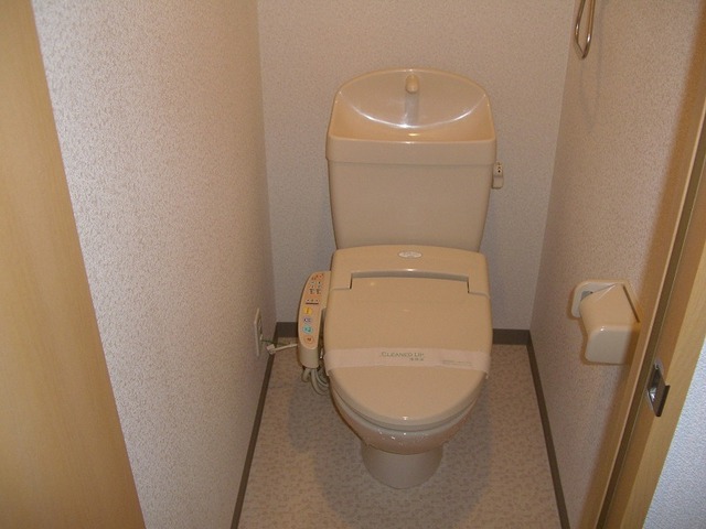 トイレ　ウォシュレット付