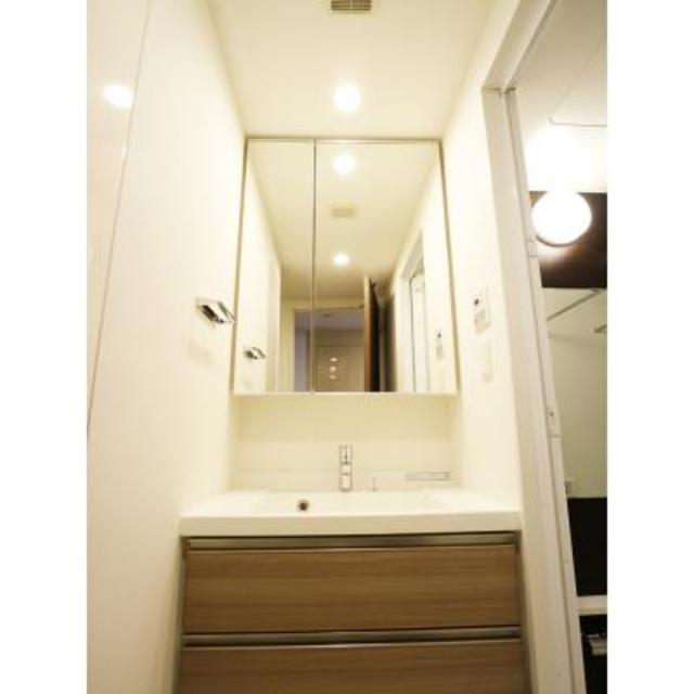 洗面設備　※写真は同タイプ住戸です。