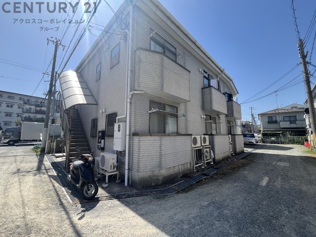建物外観　近くにバス停があります！