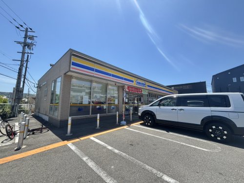 コンビニ　ミニストップ岸和田尾生町店（コンビニ）まで1076m
