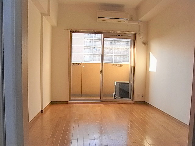 居室・リビング　写真は同マンションの別のお部屋のものです