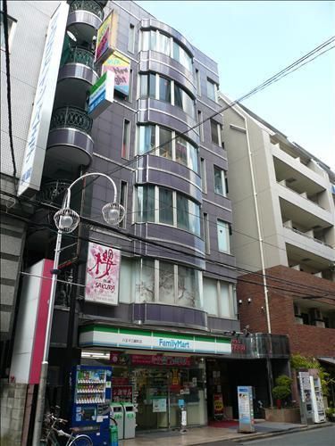コンビニ　ファミリーマート八王子三崎町店（コンビニ）まで104m
