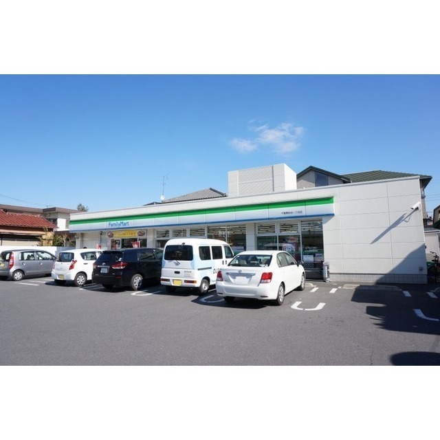 コンビニ　ファミリーマート（コンビニ）まで100m