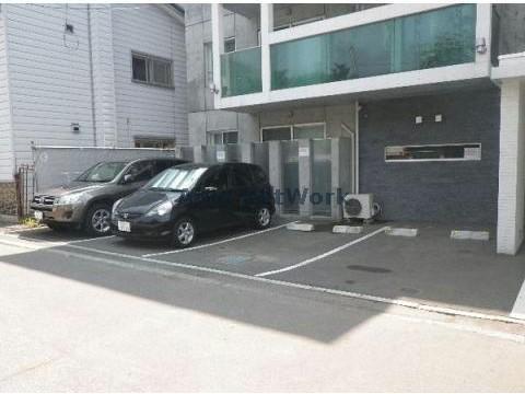 駐車場　駐車場