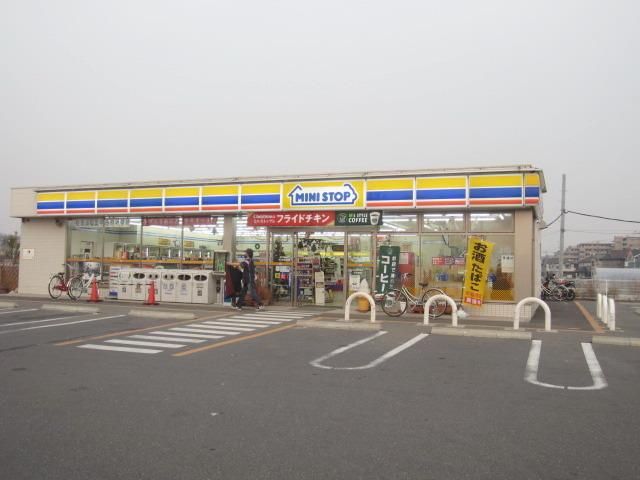 コンビニ　ミニストップ（コンビニ）まで806m