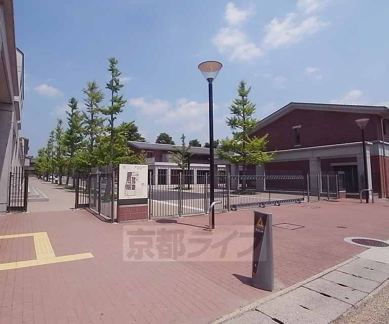 中学校　同志社中学校（中学校）まで497m