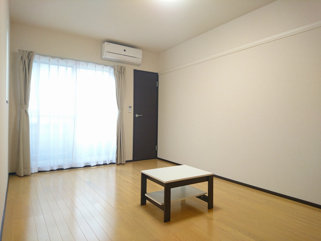 居室・リビング　※別のお部屋の写真です