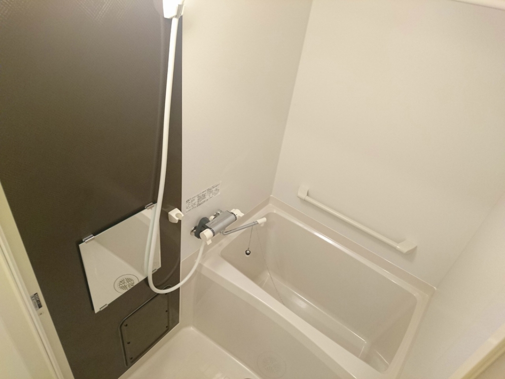 バス・シャワールーム　※別のお部屋の写真です