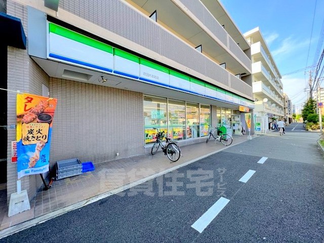 コンビニ　ファミリーマート　吹田内本町（コンビニ）まで555m