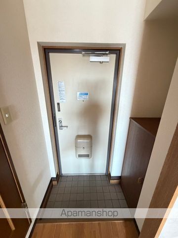 ＪＲ東海道本線 浜松駅 バス乗車時間：12分 最寄りバス停で下車 徒歩3分 5階建 築25年の玄関写真