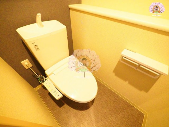みなとみらい線 日本大通り駅 徒歩15分 10階建 築6年のトイレ写真