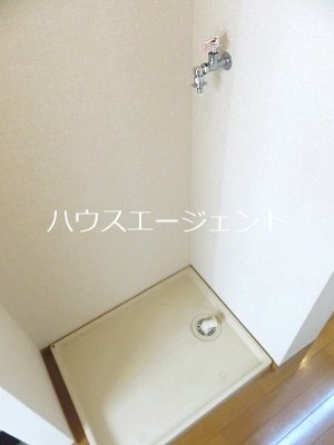 その他　洗濯機置き場は廊下にございます。