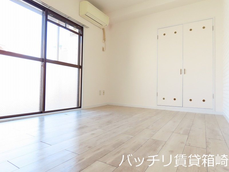 居室・リビング　写真は別号室の為、現況優先です。