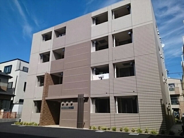 建物外観　～青い空っ白い雲っ～