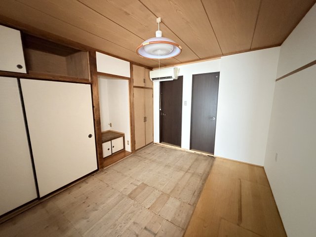丸一借家IIの居間写真