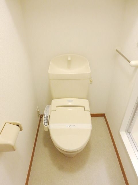 レオパレススリーYのトイレ写真