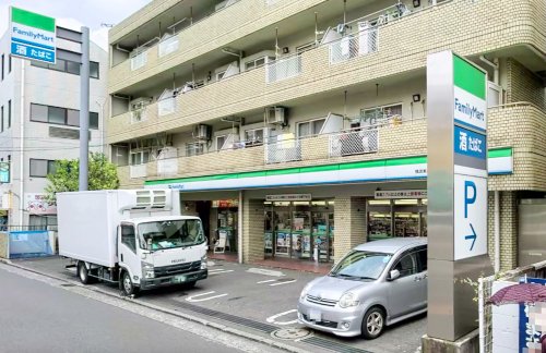 コンビニ　ファミリーマート 横浜東本郷店（コンビニ）まで255m