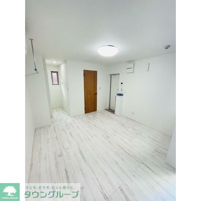 ルーエ亀有の居間写真