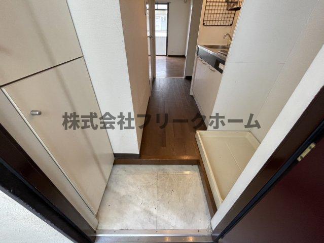 京王井の頭線 三鷹台駅 徒歩14分 4階建 築35年の玄関写真