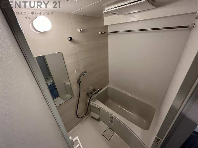 バス・シャワールーム　浴室乾燥機付きで便利です
