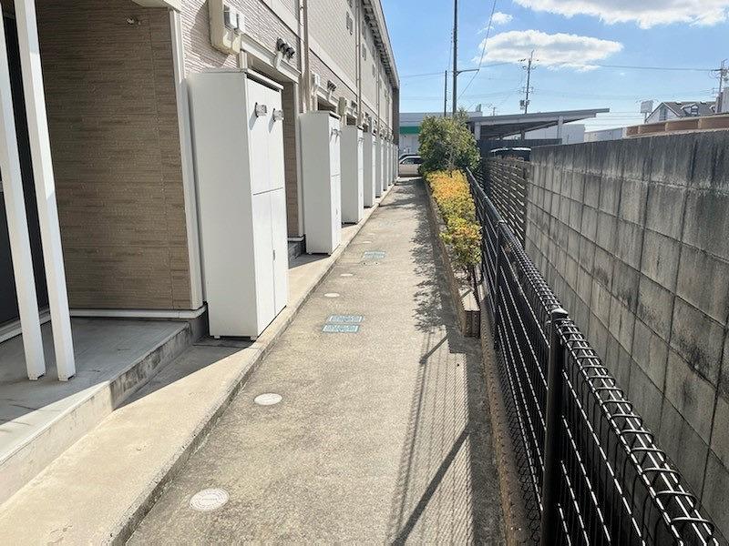 ＪＲ山陽本線 網干駅 バス乗車時間：12分 最寄りバス停で下車 徒歩4分 2階建 築18年の玄関写真