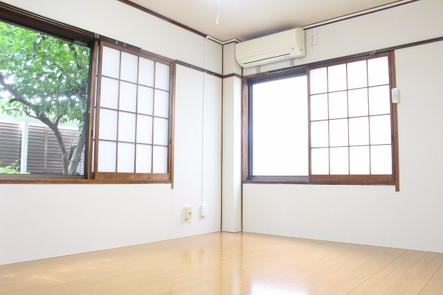 安田ビルの居間写真