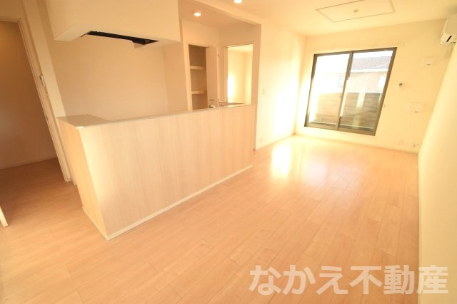 ＪＲ牟岐線 南小松島駅 徒歩16分 2階建 築11年の居間写真